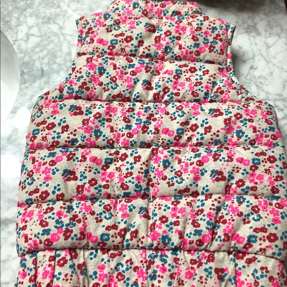 Genuine Kids by Oshkosh Puffer Floral Vest!!! - Picture 3 of 7